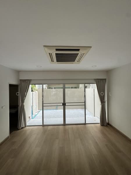 Noble Cube Pattanakarn, Bangkok, Phatthanakan Road, Suan Luang, Suan Luang, Bangkok, 3 Bedrooms, 180 sqm, Townhouse For Rent, by Chomratkamol Soontorntarawong (Gor), 500298199 - DDproperty.com
