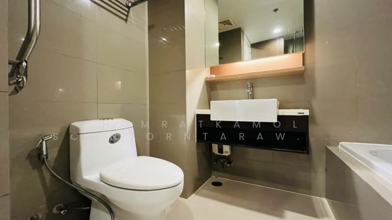 15 Sukhumvit Residences, Bangkok, Soi Sukhumvit 15, Khlongtoei Nua, Watthana, Bangkok, 2 Bedrooms, 62 sqm, Condo For Sale, by Chomratkamol Soontorntarawong (Gor), 500298216 - DDproperty.com