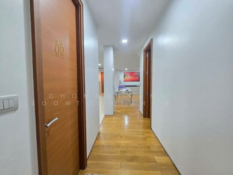 Ficus Lane, Bangkok, Soi Sukhumvit 44/1, Phra Kanong, Khlong Toei, Bangkok, 3 Bedrooms, 210 sqm, Condo For Rent, by Chomratkamol Soontorntarawong (Gor), 500298247 - DDproperty.com