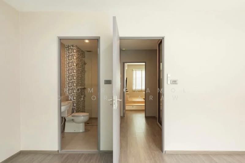 Landmark Ekamai-Ramindra, Bangkok, Sukhonthasawat Road, Lat Phrao, Lat Phrao, Bangkok, 3 Bedrooms, 168 sqm, Townhouse For Sale, by Chomratkamol Soontorntarawong (Gor), 500298256 - DDproperty.com