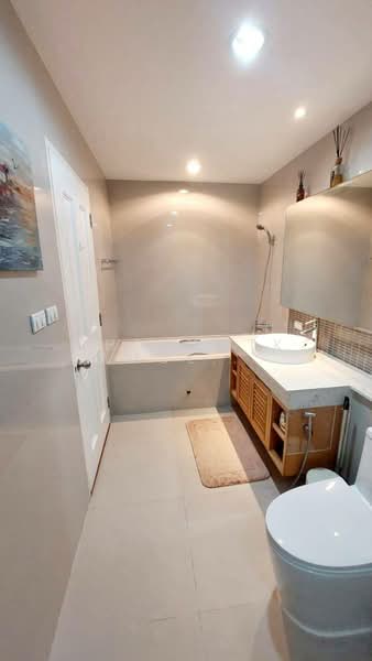 The Rise Sukhumvit 39, Bangkok, Soi Sukhumvit 39, Khlong Tan Nua, Watthana, Bangkok, 2 Bedrooms, 105 sqm, Condo For Sale, by Chomratkamol Soontorntarawong (Gor), 500298299 - DDproperty.com