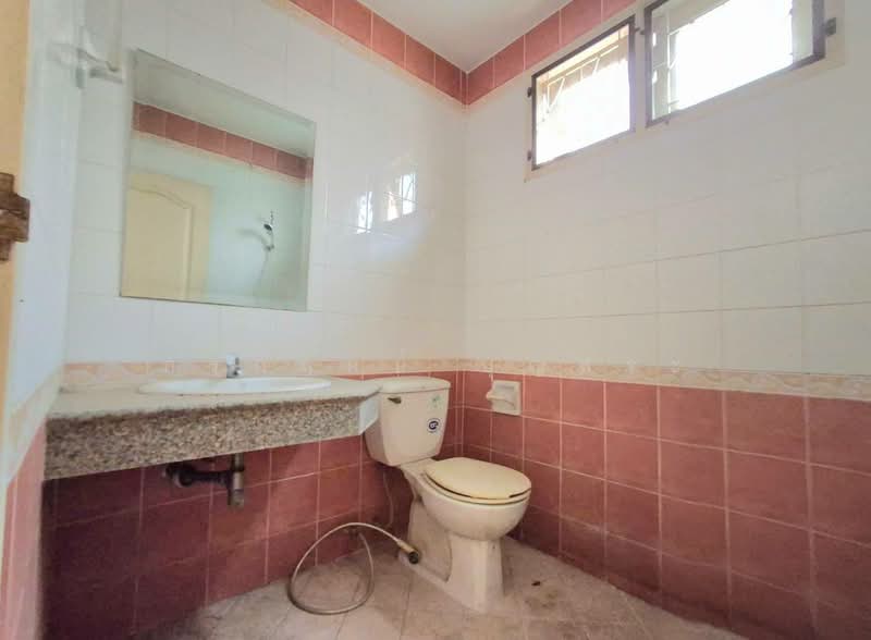 Baan Sathaporn Rangsit, Pathum Thani, Soi Rangsit-Nakhon Nayok 73, Bang Yitho, Thanyaburi, Pathum Thani, 3 Bedrooms, 170 sqm, Single Detached House For Sale, by กรกฤตย์ บุญสระ, 500298380 - DDproperty.com