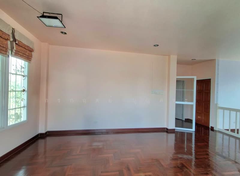 Baan Sathaporn Rangsit, Pathum Thani, Soi Rangsit-Nakhon Nayok 73, Bang Yitho, Thanyaburi, Pathum Thani, 4 Bedrooms, 310 sqm, Single Detached House For Sale, by กรกฤตย์ บุญสระ, 500298383 - DDproperty.com
