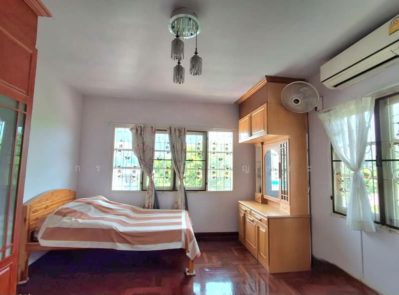Baan Sathaporn Rangsit, Pathum Thani, Soi Rangsit-Nakhon Nayok 73, Bang Yitho, Thanyaburi, Pathum Thani, 4 Bedrooms, 310 sqm, Single Detached House For Sale, by กรกฤตย์ บุญสระ, 500298383 - DDproperty.com