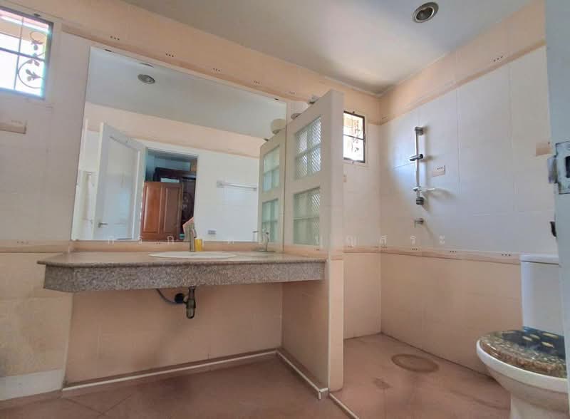 Baan Sathaporn Rangsit, Pathum Thani, Soi Rangsit-Nakhon Nayok 73, Bang Yitho, Thanyaburi, Pathum Thani, 4 Bedrooms, 310 sqm, Single Detached House For Sale, by กรกฤตย์ บุญสระ, 500298383 - DDproperty.com