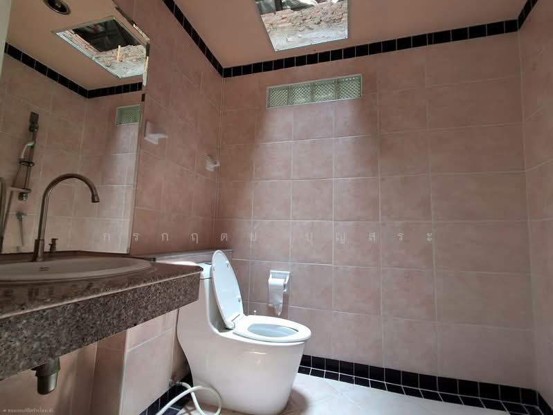 Baan Sathaporn Rangsit, Pathum Thani, Soi Rangsit-Nakhon Nayok 73, Bang Yitho, Thanyaburi, Pathum Thani, 4 Bedrooms, 310 sqm, Single Detached House For Sale, by กรกฤตย์ บุญสระ, 500298383 - DDproperty.com
