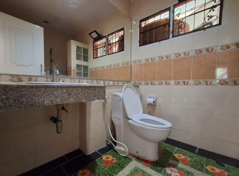 Baan Sathaporn Rangsit, Pathum Thani, Soi Rangsit-Nakhon Nayok 73, Bang Yitho, Thanyaburi, Pathum Thani, 4 Bedrooms, 310 sqm, Single Detached House For Sale, by กรกฤตย์ บุญสระ, 500298383 - DDproperty.com