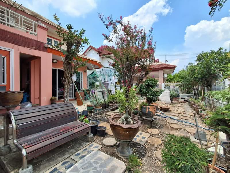 Baan Sathaporn Rangsit, Pathum Thani, Soi Rangsit-Nakhon Nayok 73, Bang Yitho, Thanyaburi, Pathum Thani, 4 Bedrooms, 310 sqm, Single Detached House For Sale, by กรกฤตย์ บุญสระ, 500298383 - DDproperty.com