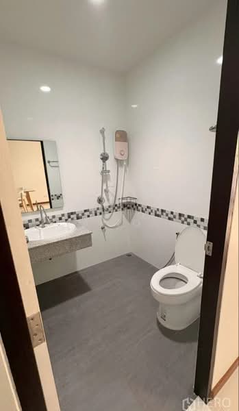For Rent 4 Bedroom Townhouse in Phra Khanong near BTS Punnawithi, Bangkok HRE00736, Bangkok, Bang Chak, Phra Khanong, Bangkok, 4 Bedrooms, 230 sqm, Townhouse For Rent, by Hero Realtor Co., Ltd., 500298393 - DDproperty.com
