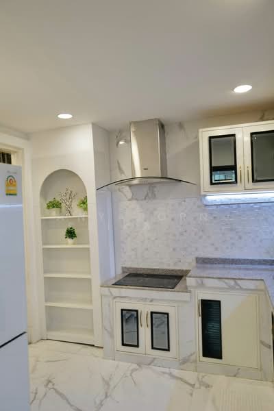 Crystal Ville, Bangkok, Pradit Manutham, Lat Phrao, Bangkok, 4 Bedrooms, 230 sqm, Townhouse For Rent, by Anyaporn Srikanlayanabut, 500298418 - DDproperty.com