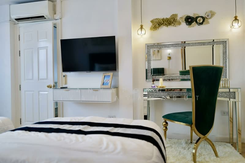 Crystal Ville, Bangkok, Pradit Manutham, Lat Phrao, Bangkok, 4 Bedrooms, 230 sqm, Townhouse For Rent, by Anyaporn Srikanlayanabut, 500298418 - DDproperty.com