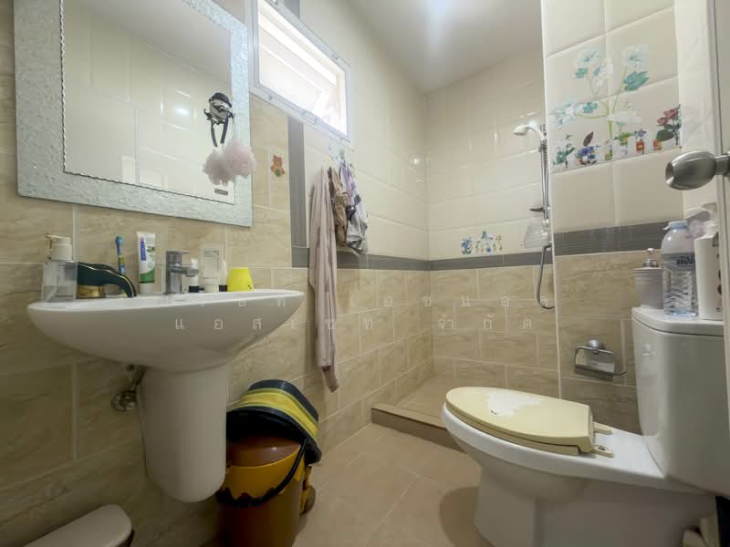 Golden Town Rattanathibet – Bang Phlu BTS Station, Nonthaburi, Bang Kruai-Sai Noi Road, Bang Rak Yai, Bang Bua Thong, Nonthaburi, 4 Bedrooms, 135 sqm, Townhouse For Sale, by บริษัท เอชแอล แอสเซท จำกัด, 500298550 - DDproperty.com