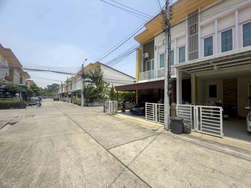 Golden Town Rattanathibet – Bang Phlu BTS Station, Nonthaburi, Bang Kruai-Sai Noi Road, Bang Rak Yai, Bang Bua Thong, Nonthaburi, 4 Bedrooms, 135 sqm, Townhouse For Sale, by บริษัท เอชแอล แอสเซท จำกัด, 500298550 - DDproperty.com