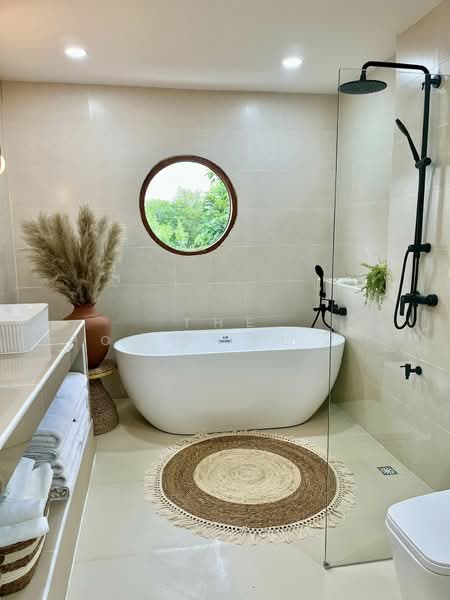 3-Storey Townhouse, Jed Yod Area Prime location next to Ton Pho 7-Eleven Close to MAYA., Chiang Mai, Chang Phuak, Muang Chiang Mai, Chiang Mai, 3 Bedrooms, 200 sqm, Townhouse For Rent, by The Positive ที่ดิน บ้าน คอนโด, 500298559 - DDproperty.com
