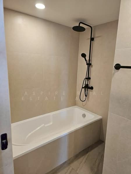 Las Colinas, Bangkok, Sukhumvit 21 Road, Khlongtoei Nua, Watthana, Bangkok, 4 Bedrooms, 200 sqm, Condo For Rent, by Aspire Real Estate Agency Co., Ltd., 500298589 - DDproperty.com