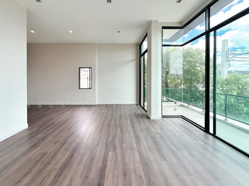 Bangkok Boulevard Donmueang-Chaengwattana, Bangkok, Nawong Pracha Phatthana Road, Si Khan, Don Mueang, Bangkok, 4 Bedrooms, 356 sqm, Single Detached House For Sale, by Haus Living Estate, 500298672 - DDproperty.com