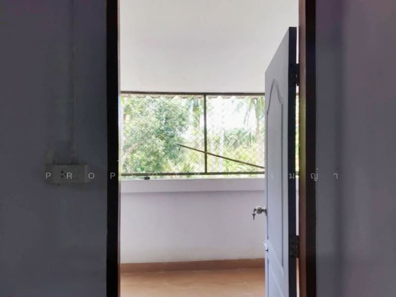 ทาวน์เฮ้าส์ท่าแซะ ชุมพร, Chumphon, Tha Sae, Chumphon, 2 Bedrooms, 120 sqm, Townhouse For Sale, by The Best Property เมญ่า, 500298694 - DDproperty.com