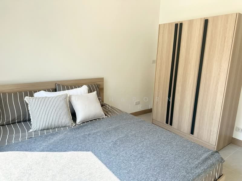 บ้านในโครงการ ให้เช่า – ใกล้มีโชคพลาซ่า เพียง 5 นาที ค่าเช่า 23,000 บาท/ เดือน รหัสทรัพย์ : No.5H654, Chiang Mai, San Phi Sua, Muang Chiang Mai, Chiang Mai, 3 Bedrooms, 100 sqm, Single Detached House For Rent, by Rutchaporn Tunsiri, 500298699 - DDproperty.com