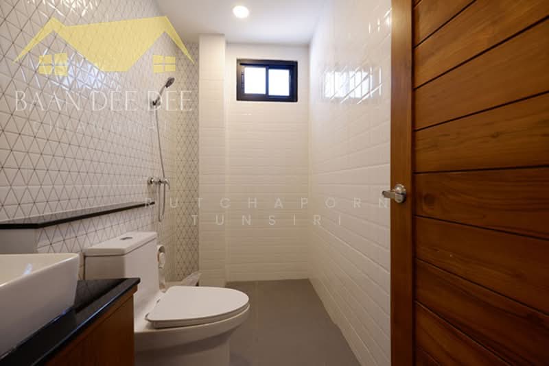 Pool Villa ให้เช่า – ใกล้เซ็นทรัลเฟสติวัล เพียง 10 นาที ค่าเช่า 150,000 บาท / เดือน No.6P009, Chiang Mai, San Sai Noi, San Sai, Chiang Mai, 6 Bedrooms, 200 sqm, Single Detached House For Rent, by Rutchaporn Tunsiri, 500298711 - DDproperty.com