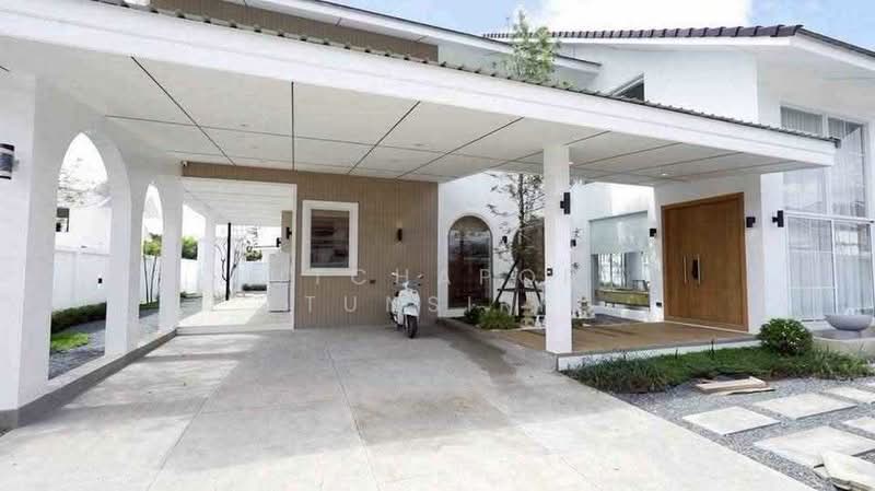 Pool Villa ให้เช่า ใกล้กาดฝรั่ง เพียง 5 นาที ค่าเช่า 130,000 บาท / เดือน รหัสทรัพย์ : No.14P024, Chiang Mai, San Phak Wan, Hang Dong, Chiang Mai, 4 Bedrooms, 400 sqm, Single Detached House For Rent, by Rutchaporn Tunsiri, 500298760 - DDproperty.com