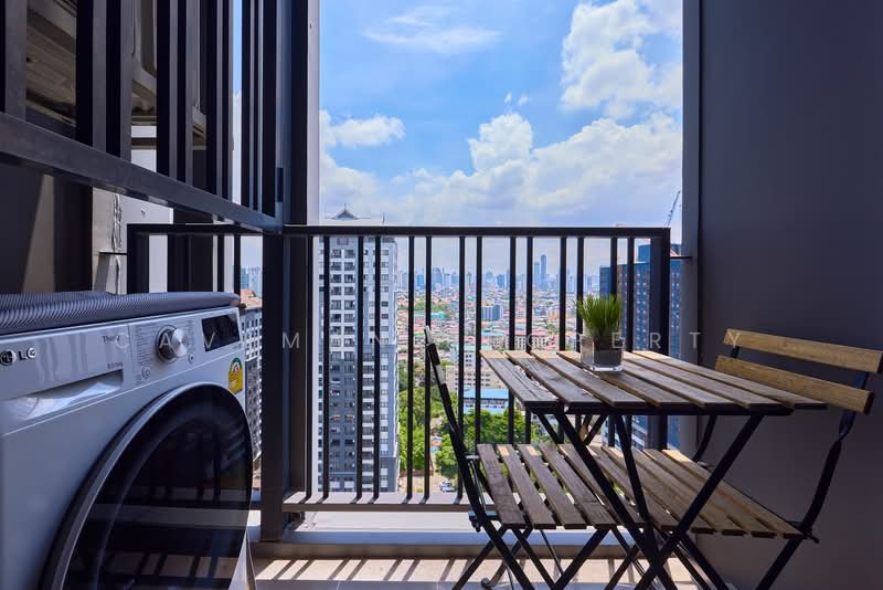 The Base Park East Sukhumvit 77, Bangkok, 99 Soi Pridi Banomyong 2, Phra Kanong Nua, Watthana, Bangkok, 1 Bedroom, 31 sqm, Condo For Rent, by Caveman Property, 500298766 - DDproperty.com