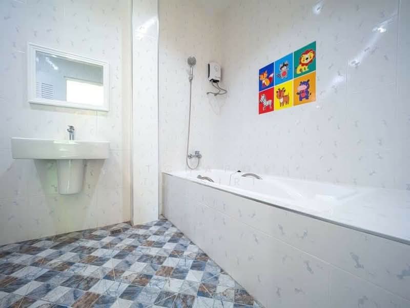 Pool Villa ให้เช่า ใกล้บิ๊กซีแม่เหียะ เพียง 10 นาที ค่าเช่า 45,000 บาท / เดือน รหัสทรัพย์ : No.9P020, Chiang Mai, San Phak Wan, Hang Dong, Chiang Mai, 5 Bedrooms, 280 sqm, Single Detached House For Rent, by Rutchaporn Tunsiri, 500298791 - DDproperty.com