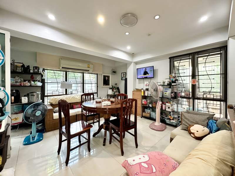 ็House Soi Prachachuen 12, Bangkok, ประชาชื่น, Thung Song Hong, Lak Si, Bangkok, 5 Bedrooms, 250 sqm, Single Detached House For Sale, by Haus Living Estate, 500298795 - DDproperty.com