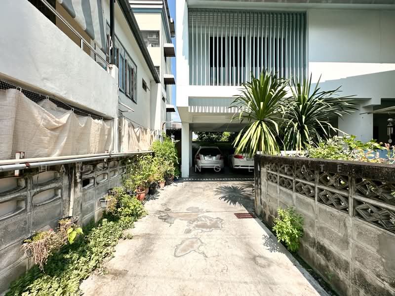 ็House Soi Prachachuen Nonthaburi 12, Bangkok, ประชาชื่น, Thung Song Hong, Lak Si, Bangkok, 5 Bedrooms, 250 sqm, Single Detached House For Sale, by Haus Living Estate, 500298795 - DDproperty.com