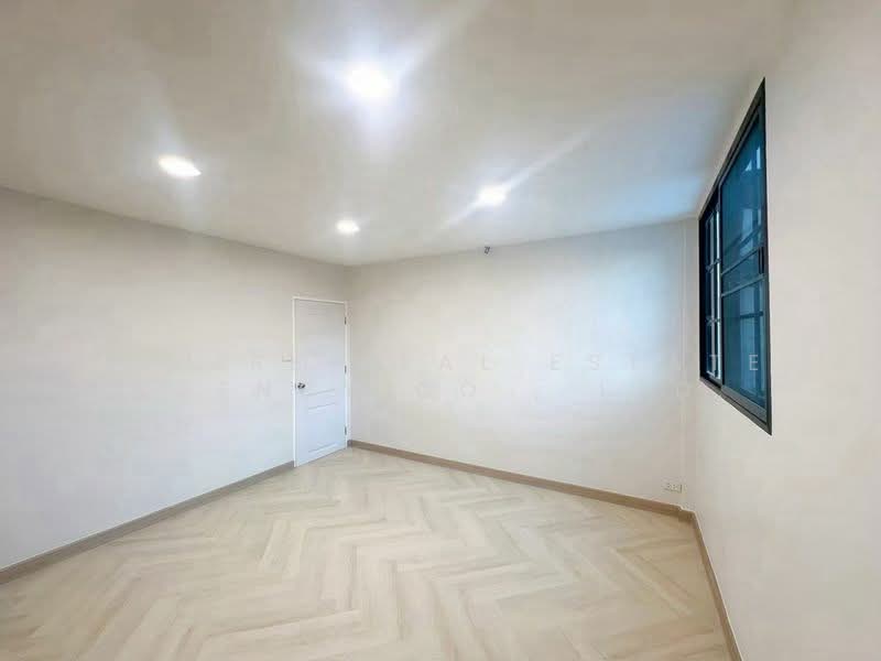 For Sale 2-Storey Townhouse, Newly renovated house@ Bang Chak (Phueng Mi 50), Bangkok, Bang Chak, Phra Khanong, Bangkok, 2 Bedrooms, 100 sqm, Townhouse For Sale, by Aspire Real Estate Agency Co., Ltd., 500298866 - DDproperty.com