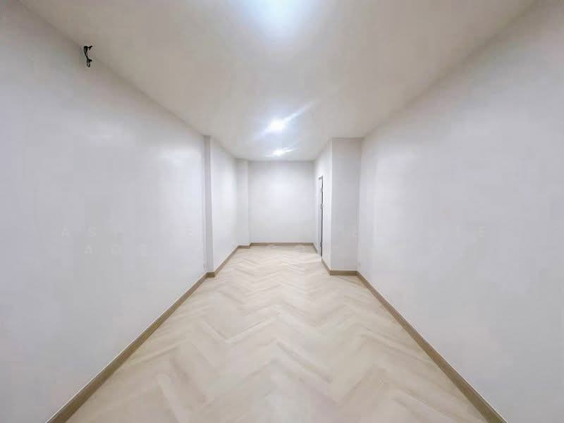 For Sale 2-Storey Townhouse, Newly renovated house@ Bang Chak (Phueng Mi 50), Bangkok, Bang Chak, Phra Khanong, Bangkok, 2 Bedrooms, 100 sqm, Townhouse For Sale, by Aspire Real Estate Agency Co., Ltd., 500298866 - DDproperty.com