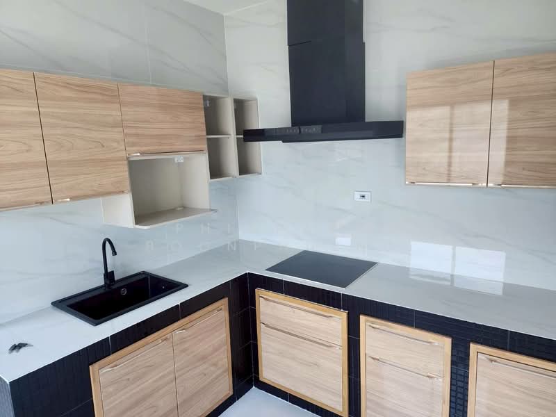 New House for Sale in Sukhumvit, Near BTS, Parking for Multiple Cars Sukhumvit 93 (Phueng Mi 29, Bangkok, Bang Chak, Phra Khanong, Bangkok, 3 Bedrooms, 180 sqm, Single Detached House For Sale, by Phichaya Boonphueng, 500298912 - DDproperty.com