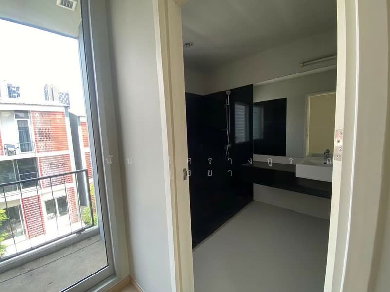 Siamese Blossom @ Fashion, Bangkok, Soi Ramindra 64, Khan Na Yao, Khan Na Yao, Bangkok, 3 Bedrooms, 190 sqm, Townhouse For Rent, by ภัทรนัน อิศรางกูร ณ อยุธยา, 500298914 - DDproperty.com