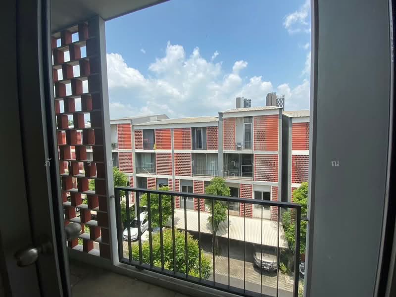 Siamese Blossom @ Fashion, Bangkok, Soi Ramindra 64, Khan Na Yao, Khan Na Yao, Bangkok, 3 Bedrooms, 190 sqm, Townhouse For Rent, by ภัทรนัน อิศรางกูร ณ อยุธยา, 500298914 - DDproperty.com