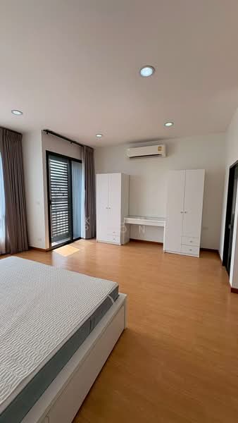 For Rent: 4-Bedroom Townhome, Company registration allowed, near BTS Punnawithi (SPSSR206), Bangkok, Bang Chak, Phra Khanong, Bangkok, 4 Bedrooms, 230 sqm, Townhouse For Rent, by Khun Poon, 500298934 - DDproperty.com