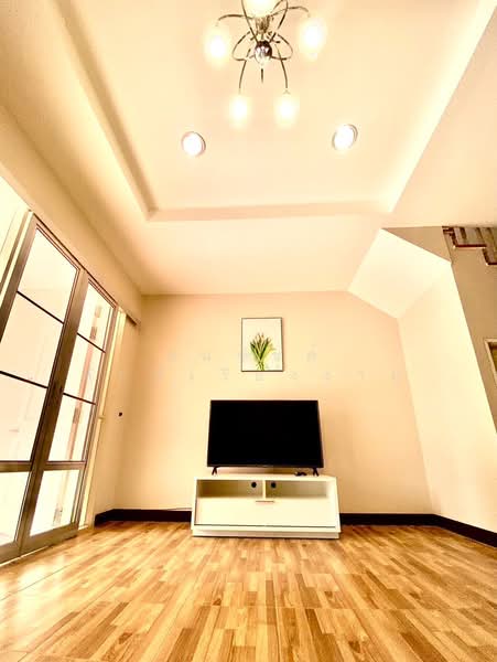 Baan Klang Muang The Royal Monaco Srinakarin-Pattanakarn, Bangkok, Rama 9 Road, Soi 43, Suan Luang, Suan Luang, Bangkok, 3 Bedrooms, 220 sqm, Townhouse For Rent, by Thanarat Sakruangngam, 500298940 - DDproperty.com