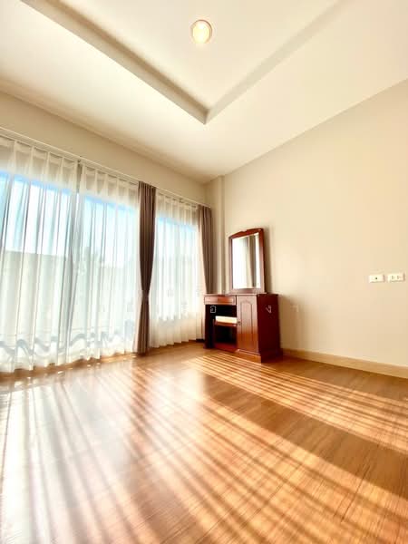 Baan Klang Muang The Royal Monaco Srinakarin-Pattanakarn : บ้านกลางเมือง เดอะรอยัล โมนาโค ศรีนครินทร์-พัฒนาการ, กรุงเทพ, ถนนพระราม 9 ซอย 43, สวนหลวง, สวนหลวง, กรุงเทพ, 220 ตร.ม., ทาวน์เฮ้าส์ ให้เช่า, โดย ธนรัชต์ ศักดิ์เรืองงาม, 500298940 - DDproperty.com