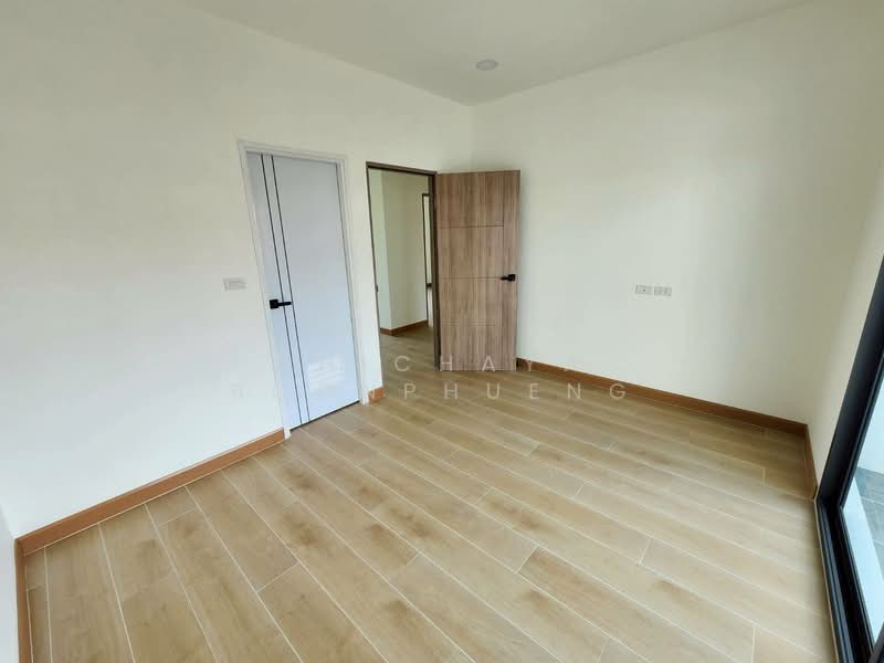 New House for Rent in Sukhumvit, Near BTS ฺ, Parking for Multiple Cars Sukhumvit 93 (Phueng Mi 29, Bangkok, Bang Chak, Phra Khanong, Bangkok, 3 Bedrooms, 180 sqm, Single Detached House For Rent, by Phichaya Boonphueng, 500298960 - DDproperty.com