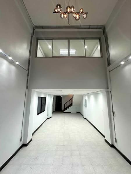 Newly Renovated Commercial Building for Rent Near BTS Samrong with Parking (SPSEVE1920), Samut Prakan, สุขุมวิท, Samrong Nua, Muang Samut Prakarn, Samut Prakan, , 365 sqm, Shophouse For Rent, by Khun Eve, 500299031 - DDproperty.com