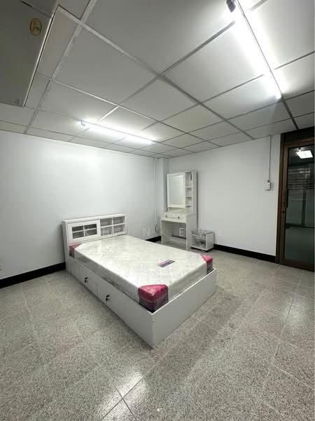 Newly Renovated Commercial Building for Rent Near BTS Samrong with Parking (SPSEVE1920), Samut Prakan, สุขุมวิท, Samrong Nua, Muang Samut Prakarn, Samut Prakan, , 365 sqm, Shophouse For Rent, by Khun Eve, 500299031 - DDproperty.com