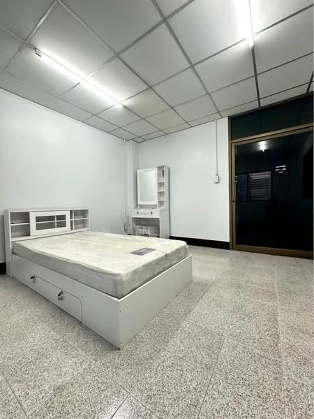 Newly Renovated Commercial Building for Rent Near BTS Samrong with Parking (SPSEVE1920), Samut Prakan, สุขุมวิท, Samrong Nua, Muang Samut Prakarn, Samut Prakan, , 365 sqm, Shophouse For Rent, by Khun Eve, 500299031 - DDproperty.com