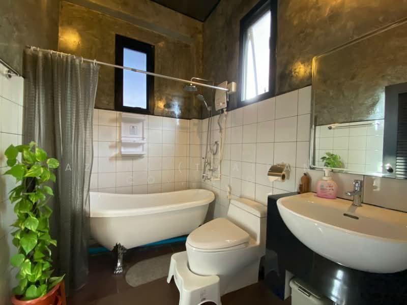 Modern Loft-Style House Near Chiang Mai Airport | 3BR Home in Mae Hia, Chiang Mai, Mae Hia, Muang Chiang Mai, Chiang Mai, 3 Bedrooms, 242 sqm, Single Detached House For Rent, by Fazwaz (Thailand) Co., Ltd., 500299072 - DDproperty.com