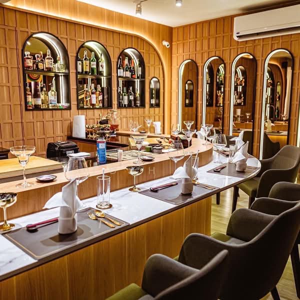 อาคารให้เช่า สาทร สีลม บางรัก : Buildings for rent in Sathorn, Silom, and Bang Rak., Bangkok, Thung Maha Mek, Sathon, Bangkok, , 995 sqm, Shophouse For Rent, by TOAH T., 500299075 - DDproperty.com