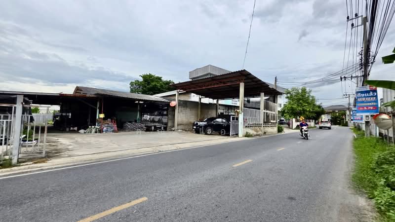 ขายบ้านเดี่ยว 2 หลัง พร้อมที่ดิน ขนาด 409 ตร.ว. พร้อมกิจการ ใกล้รถไฟฟ้า MRT สถานีแยกติวานนท์ บางกรวย, Nonthaburi, Bang Si Thong, Bang Kruai, Nonthaburi, 5 Bedrooms, 1,636 sqm, Single Detached House For Sale, by คุณ แอ๊ด, 500299077 - DDproperty.com