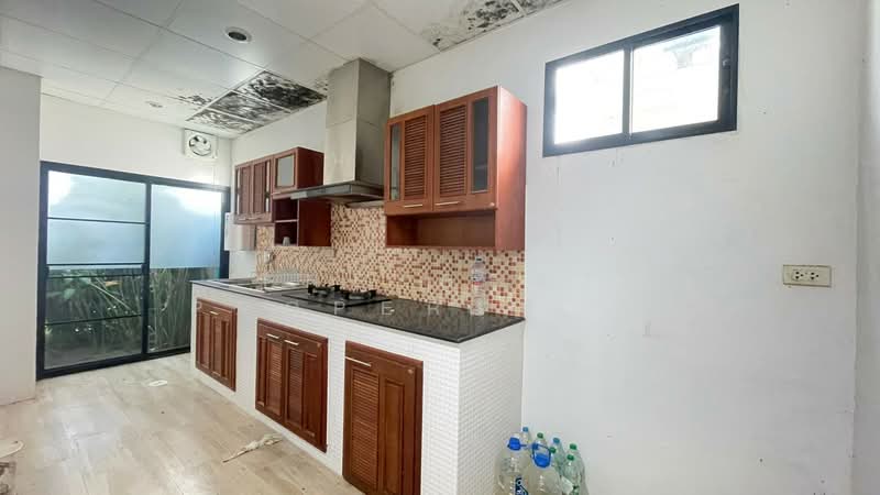 หมู่บ้านคาซ่าวิลล์ บ้านบึง (Casa Ville Baanbueng), Chon Buri (Pattaya), Nong Chak, Ban Bung, Chon Buri (Pattaya), 3 Bedrooms, 38 sqm, Semi-Detached House (Twin House) For Sale, by The Best Property ที, 500299095 - DDproperty.com
