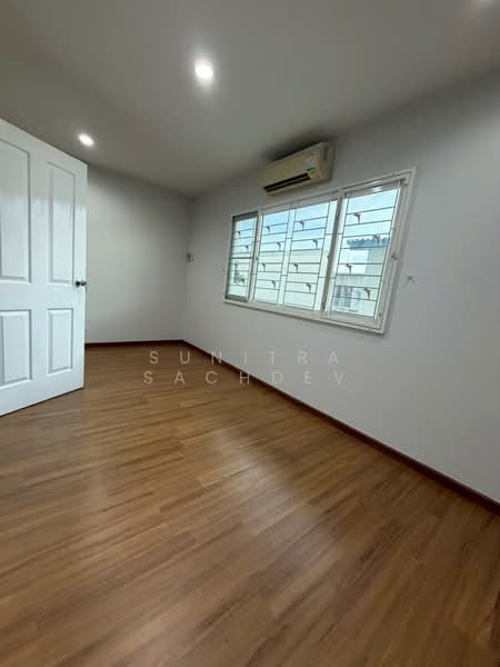 Villette City Pattanakarn 38, Bangkok, Phatthanakan Road, Prawet, Bangkok, 4 Bedrooms, 235 sqm, Townhouse For Sale, by Sunitra Sachdev, 500299109 - DDproperty.com