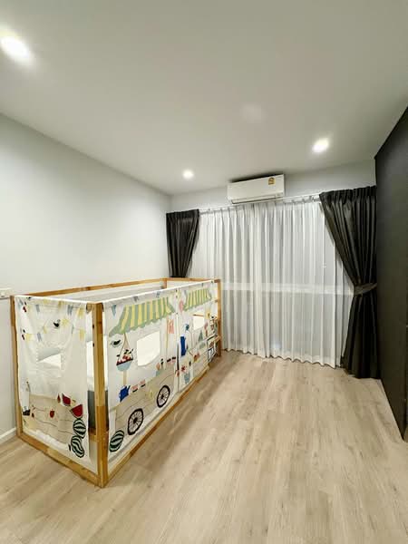 ทาวน์เฮ้าส์ให้เช่า – ใกล้โรงเรียนนานาชาตินครพายัพ เพียง 5 นาที ค่าเช่า 31,000 บาท / เดือน No.5H584, เชียงใหม่, สันผีเสื้อ, เมืองเชียงใหม่, เชียงใหม่, 110 ตร.ม., ทาวน์เฮ้าส์ ให้เช่า, โดย Rutchaporn Tunsiri, 500299186 - DDproperty.com