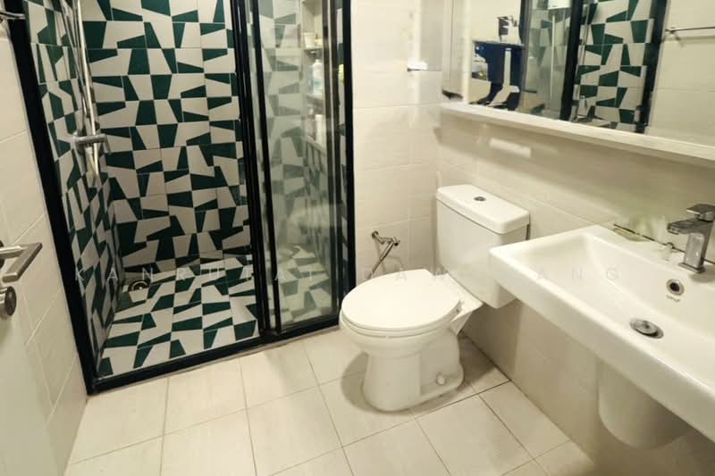 The Base Sukhumvit 50, Bangkok, Soi Roem Charoen 1, Sukhumvit 50 Road, Phra Kanong, Khlong Toei, Bangkok, 1 Bedroom, 32 sqm, Condo For Sale, by Kanrutai Dawruang, 500299199 - DDproperty.com