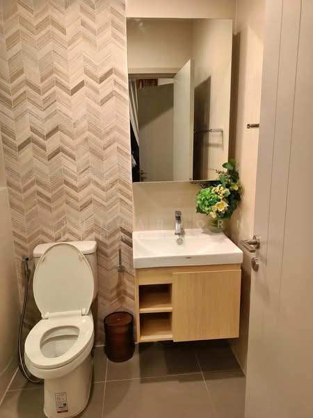 Oka Haus Sukhumvit 36, Bangkok, 3399 Rama 4 Road, Khong Tan, Khlong Toei, Bangkok, 1 Bedroom, 27 sqm, Condo For Rent, by Juthabhorn Uppachit (Amy), 500299239 - DDproperty.com