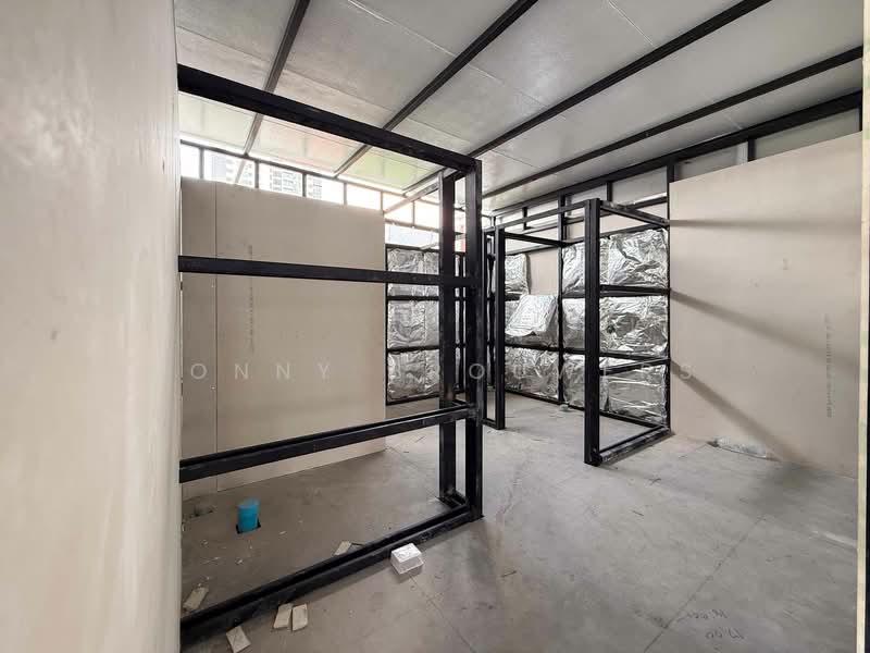 Shine Sukhumvit 33, Bangkok, Sukhumvit Soi 33, Khlong Toei, Khlong Toei, Bangkok, , 275 sqm, Office Space For Rent, by Ronny Brouwers, 500299291 - DDproperty.com