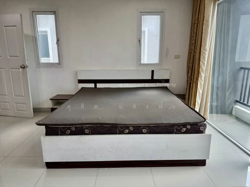 For Rent - ให้เช่าถูกมากอาคารพาณิชย์ 3 ชั้น ใกล้นิคมปิ่นทอง1 ศรีราชา พร้อมอยู่, Chon Buri (Pattaya)
